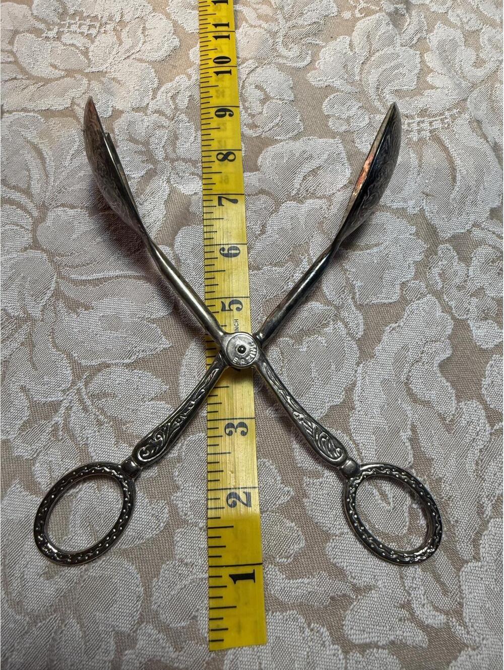 VTG Ornate Silver Tone Serving Tongs with Engraved Floral Design
